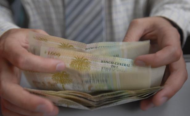 ¿Cómo reconocer los billetes falsos de $1.000 que circulan en Rocha?