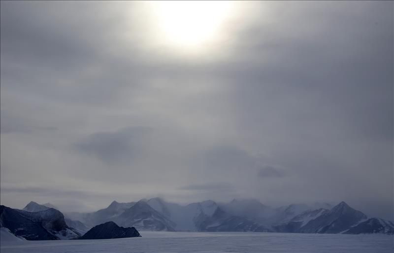 Muere piloto de helicóptero canadiense en una grieta en la Antártida