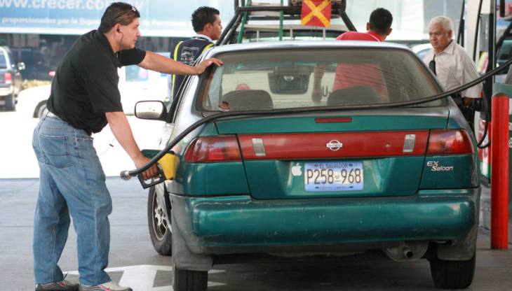 Cárcel en México a quienes vendan litros incompletos de gasolina