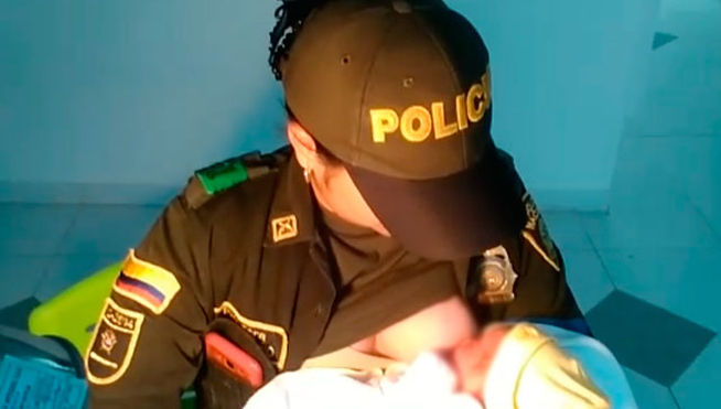 Una policía amamanta a un bebé abandonado y le salva la vida en un bosque