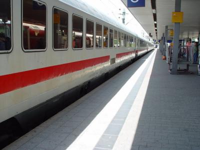 En Japón compañía ferroviaria mantiene estación para que una niña pueda ir al liceo