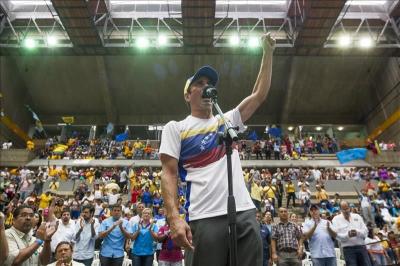 Opositores insisten en la renuncia de Maduro una vez admitida la "catástrofe"