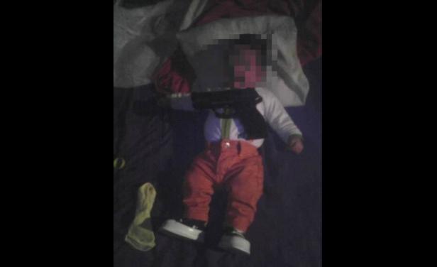 Para Facebook fotos de bebé de Colón con un arma no infringe normas y no las eliminará