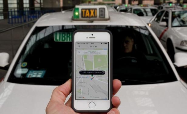 Pará la oreja Dourado: San Pablo pide a taxistas ser más alegres y elegantes para competir con Uber
