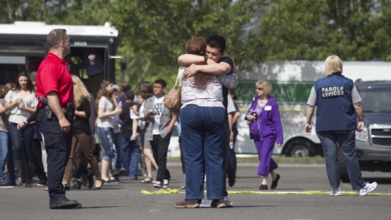 Cinco muertos y dos heridos graves en un tiroteo a un liceo en Canadá