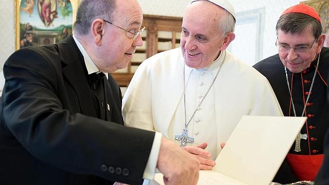 Papa acusado de hacer demasiadas concesiones a los protestantes