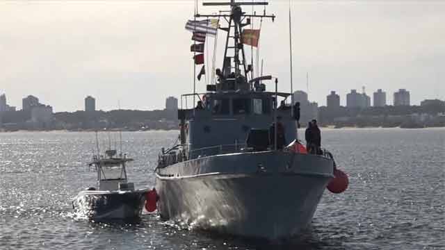 Armada uruguaya rescató a 5 argentinos que estaban a la deriva en un velero en Punta del Este