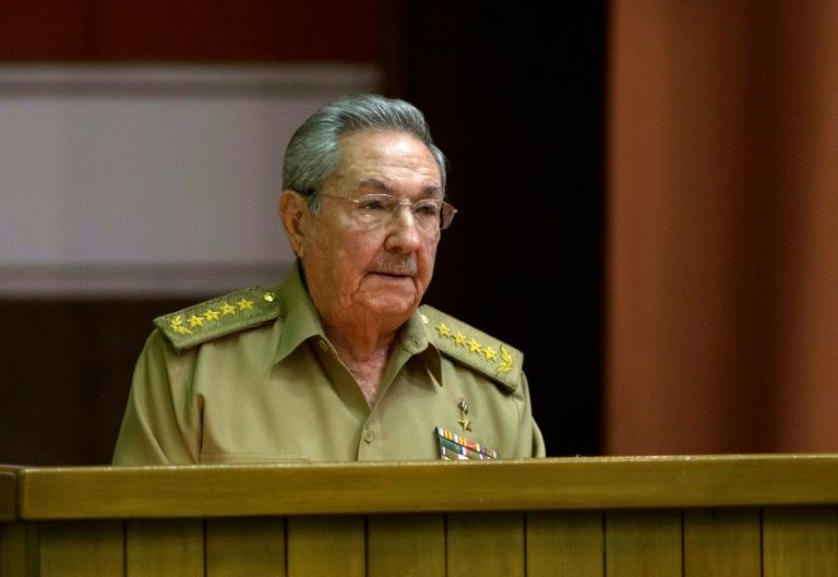 Raúl Castro consagra en Francia una nueva era de relaciones de Cuba con Europa
