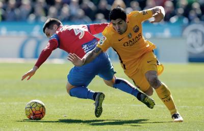 Un cañonero sin límites: El Barsa gana con gol de Suárez e iguala récord de Guardiola