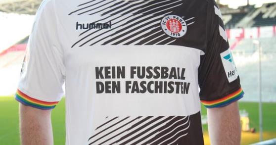 No hay fútbol para fascistas, leyenda de camiseta de club de fútbol alemán