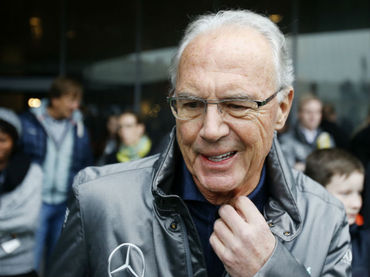 La FIFA multa y sanciona a Beckenbauer por negarse a colaborar