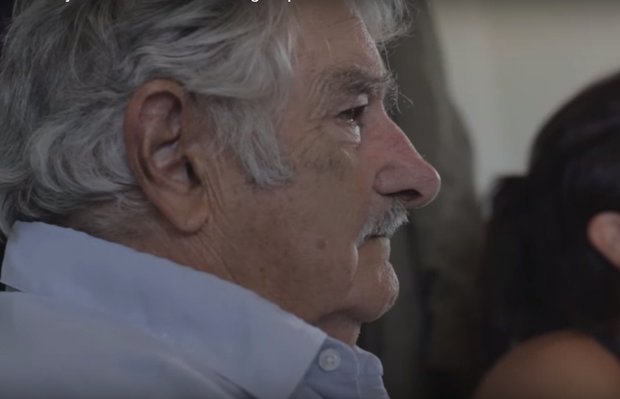 Mujica se emocionó al ver el documental que protagonizó y se fue llorando