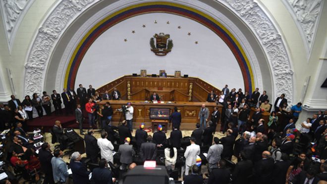 Venezuela investigará "gran saqueo cambiario" por 230.000 millones de dólares