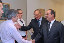 Hollande elogió el trabajo que desempeña el Instituto Pasteur a nivel mundial