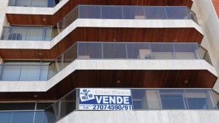 Precios de viviendas se disparan en pesos en Montevideo