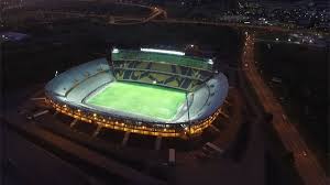 Imágenes aéreas del estadio "Campeón del Siglo" iluminado por sus 114 focos
