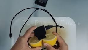 Aprende a cargar tu celular con un limón