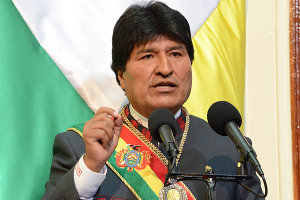 Denuncian que acta de nacimiento de hijo de Evo Morales se usó para negocios