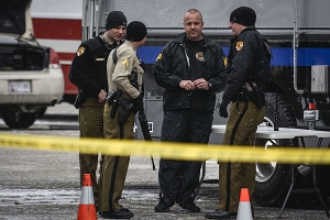 Intensa búsqueda de dos sujetos que mataron a 5 personas en Pensilvania