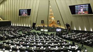 Diputado iraní: "Los burros, los monos y las mujeres no tienen lugar en el Parlamento"