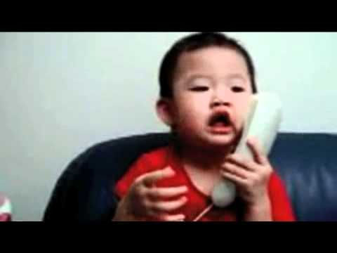 Niño se corta un dedo después de que sus padres le reprocharan por estar 'enganchado' al teléfono