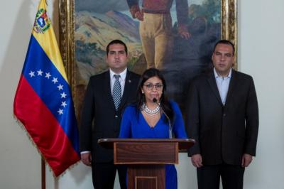 Canciller venezolana calificó a Almagro de "ruin y cobarde" y le "prohibió" referirse a su país