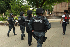 Policías mexicanos indagados por realizar fotografías pornográficas en patrulla