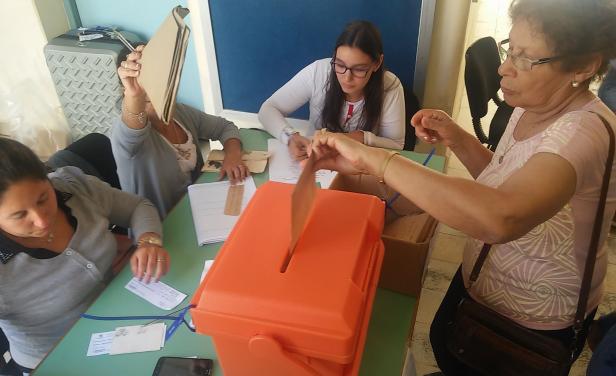 Vergüenza en las elecciones del BPS: no hay listas en centros de votación y la gente furiosa vota en blanco