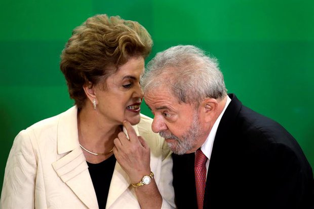 Una treintena de juristas calificó de "ilegal" un posible juicio a Rousseff