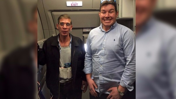 Pasajero se tomó foto con secuestrador de Avión egipcio