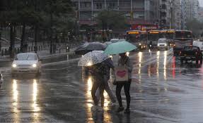 Desde este viernes desmejora el tiempo en Uruguay; lluvias y tormentas aisladas