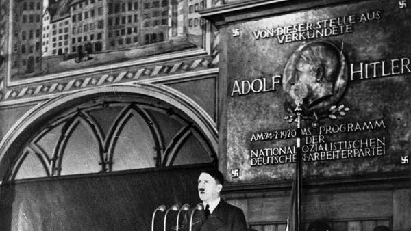 Afirman que Associated Press cooperó con Hitler
