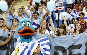 Partidos "definitorios" de Uruguay en fútbol o básquetbol podrán verse por TV abierta