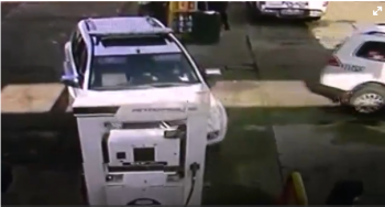 Un policía borracho choca intencionalmente y destroza 51 autos