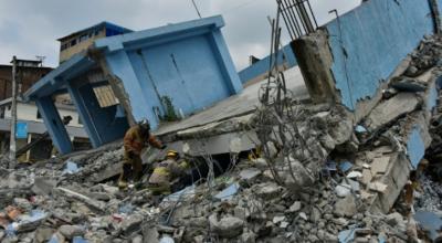 Titánica búsqueda de sobrevivientes del sismo que dejó 272 muertos en Ecuador