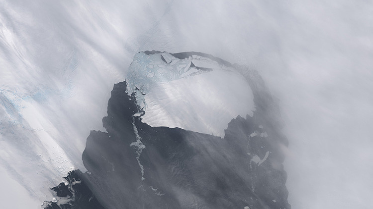 Dos icebergs procedentes de la Antártida amenazan al planeta