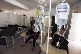 Envenenan a 125 alumnas de una escuela en Afganistán