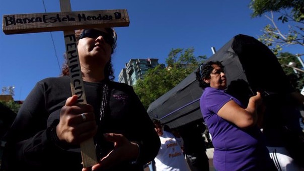 Multitudinarias marchas contra la violencia machista llena plazas en México