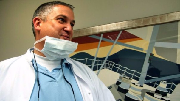 Condenan en Francia a 8 años de cárcel al "dentista del horror" que destrozó bocas de 100 pacientes