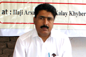 Médico paquistaní que ayudó a CIA a buscar a Bin Laden languidece aislado en prisión