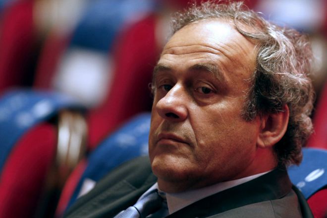Chau...Michel Platini renunció a la presidencia de la UEFA
