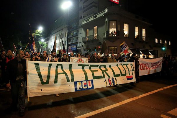 1.500 personas marcharon en Montevideo por Dilma