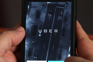 Uber regala viajes para enfrentar jornada de manifestaciones de taxistas en Chile
