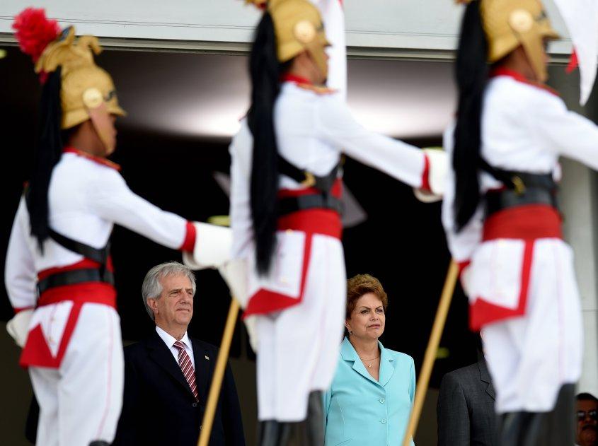 Sistema político de Uruguay ni fu ni fa sobre juicio a Dilma