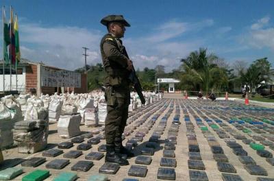 Requisan en Colombia el más grande cargamento de cocaína de la historia