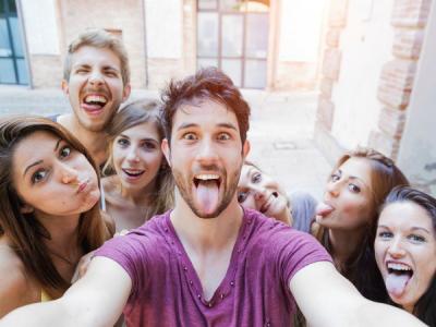 Estudio revela que la mitad de tus amigos no te consideran su amigo