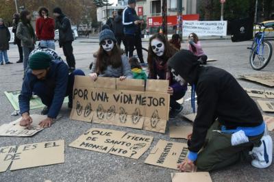 Cientos marcharon en Montevideo contra Monsanto y transgénicos, por el agua y la tierra