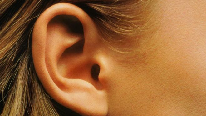Las propiedades fascinantes que ocultan la cera de oído