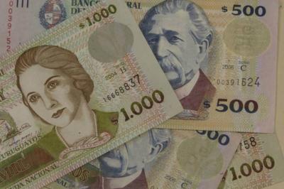 Aumento del salario real se aceleró en abril en Uruguay