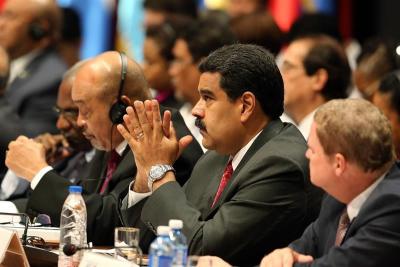 Maduro pide al continente no someterse a presiones para aislar a Venezuela